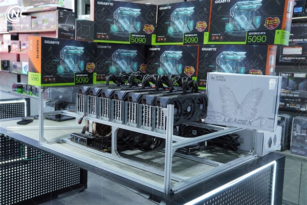 越南用七块RTX 5090打造AI服务器:总功耗超4000W