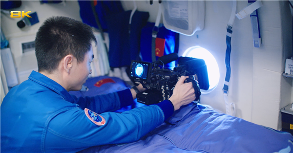 中国首部8K太空电影 国产相机实拍!《窗外是蓝星》今日点映