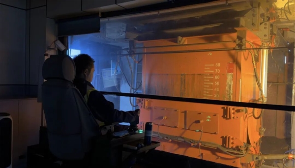 见识见识超长的火车“灯泡线”：时速只有1公里