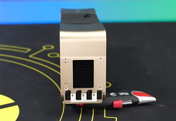 NVIDIA从未发布的900W显卡Titan Ada！被大神拆解了