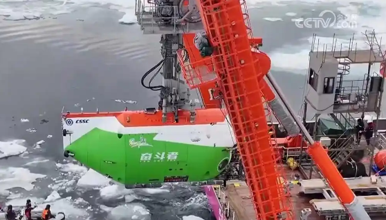 中国三大深海载人潜水器突破不断 预计2026年下潜将突破2000次