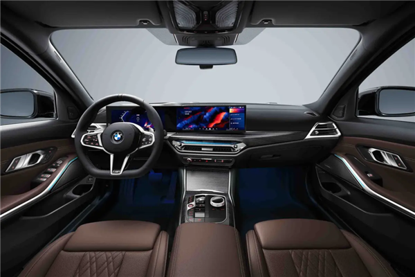 终于有实锤了：缺少实体按键的车就是更危险