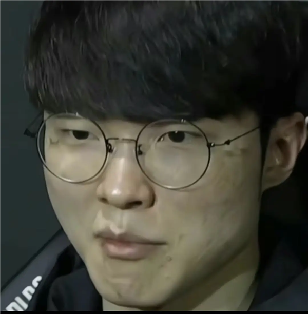 33小时登顶《英雄联盟》韩服的 到底是人还是AI?