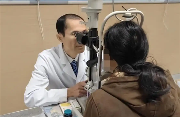 广西一女子左眼剧痛眼球差点不保!医生:感染了食脑虫