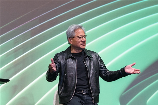 程序猿、白领都靠边！黄仁勋：以后敲代码只是打字 技术人才远不如业务吃香