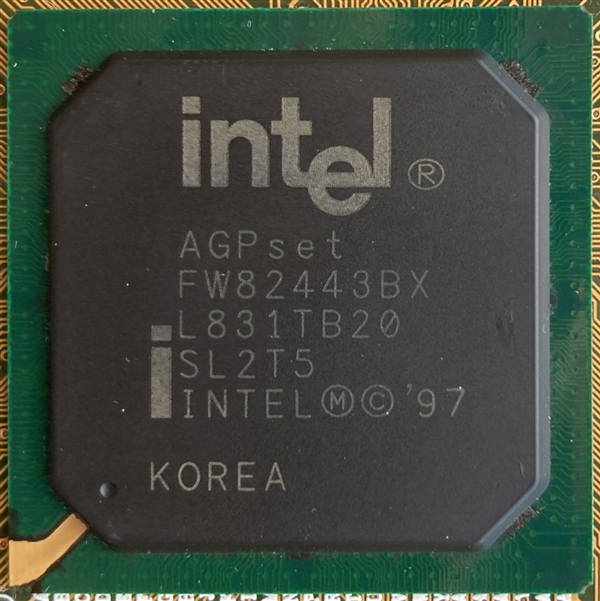 传奇落幕！Linux 7.0内核正式弃用Intel 440BX芯片组