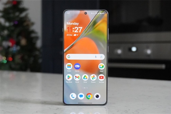 小屏党的梦中情机!李杰:一加15T将刷新大家对小屏手机的认知