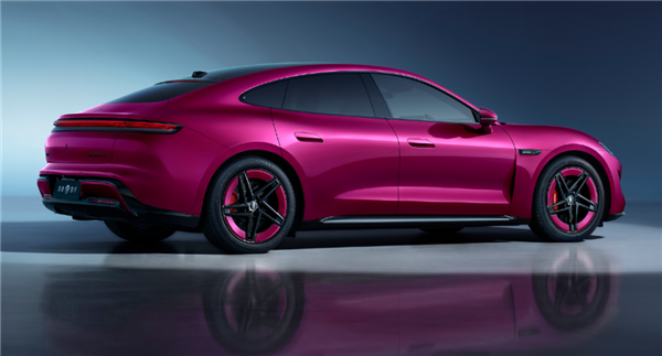 鸿蒙智行开年发布会 主角怎么不是车了