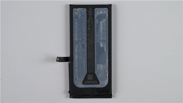 苹果刀法封神：iPhone 17e仅比16e多一个线圈也敢叫换代