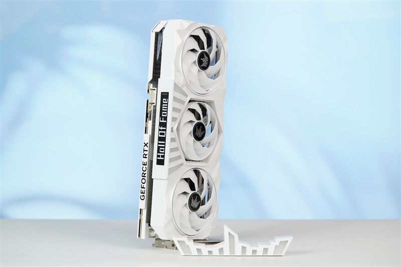 影驰RTX50系列《生化危机9》对比测试：DLSS4提升帧数 路径追踪画质最佳 从主流到高端总有一款适合你