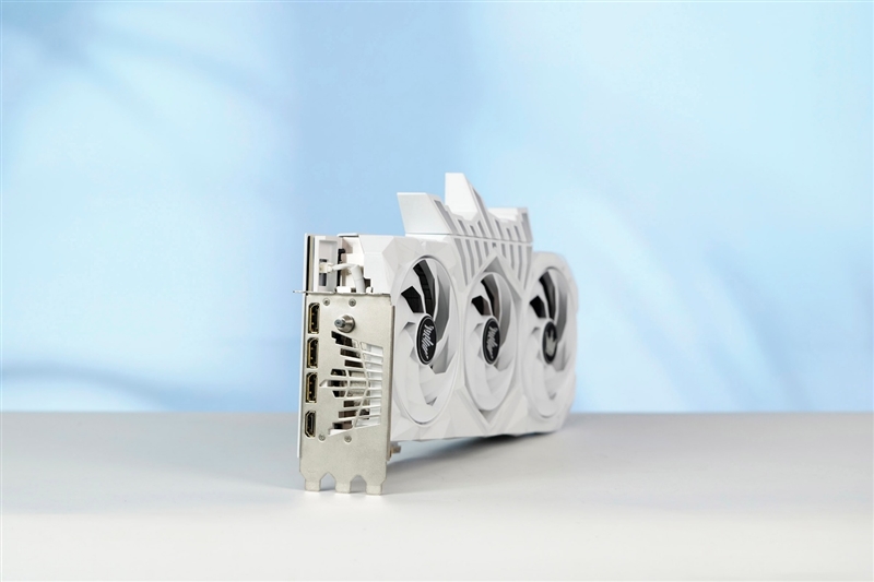 影驰RTX50系列《生化危机9》对比测试：DLSS4提升帧数 路径追踪画质最佳 从主流到高端总有一款适合你