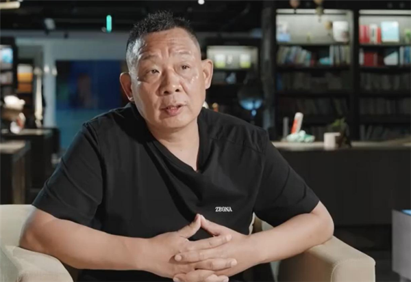 于东来回应退休:只是表面退休了 实际还是不退