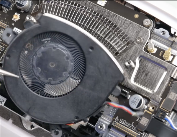 苹果的半成品方案 居然成了版本答案!