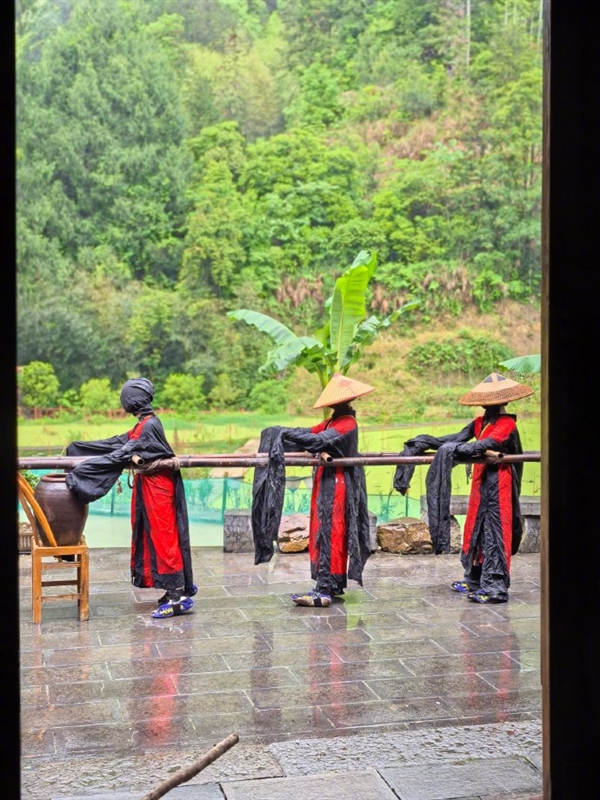 韩路深夜整活！拍摄湘西赶尸场面太逼真