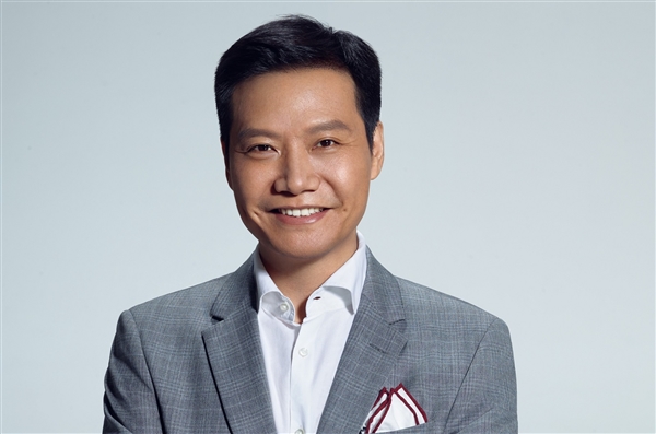 雷军强烈建议大家现在就换手机，年底国产旗舰将会破万元！
