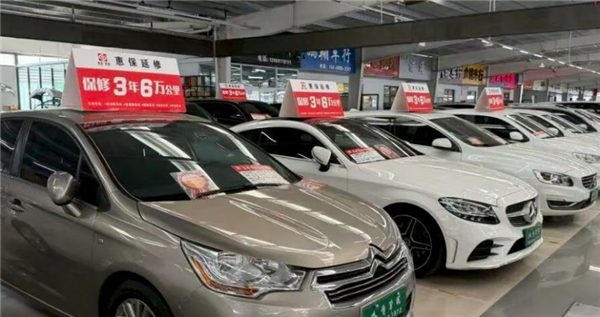 保时捷15万、宾利26.8万!豪车跳水致二手车大降价 大批车商跑路