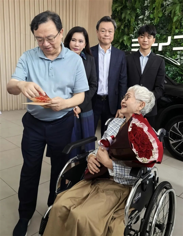 王传福收到“一封情书”：比亚迪就是泰国的春天
