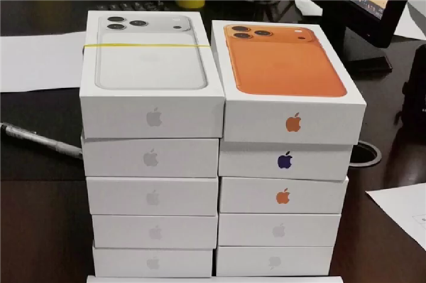 男子买5部iPhone不问价店长直接报警:称集齐10部即可迈入婚姻殿堂