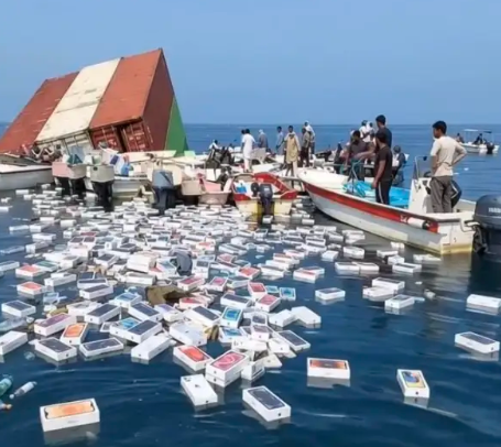 千万播放全网疯传！霍尔木兹海峡海面漂满iPhone竟是AI编造