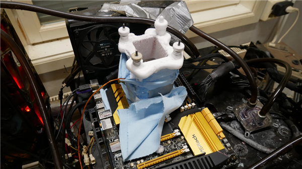 12年世界纪录终结！i5-4670K猛超至6.3GHz：配DDR3创纪录
