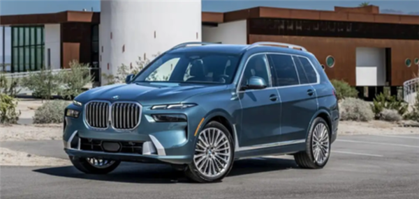 宝马首款三排纯电SUV！iX7伪装车曝光：预计2027年登场